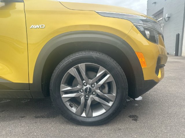 Used 2023 Kia Seltos S AWD/4WD image 13