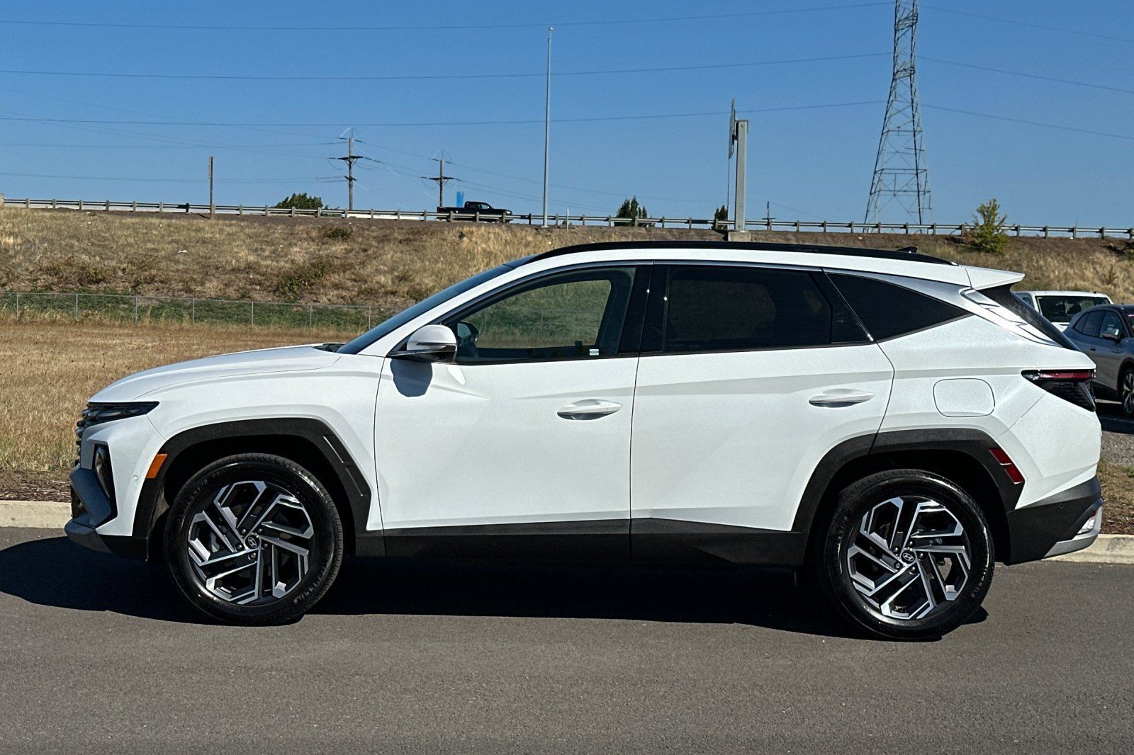 Used 2025 Hyundai Tucson Limited AWD/4WD image 6