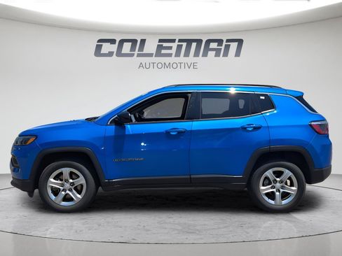 Used 2024 Jeep Compass Latitude AWD/4WD image 2