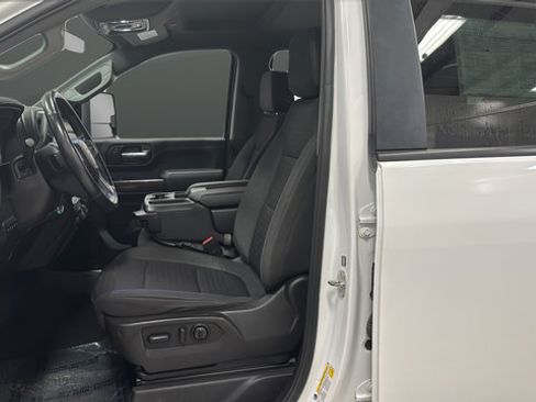 Used 2022 Chevrolet Silverado 3500 LT w/ Convenience Package AWD/4WD image 9