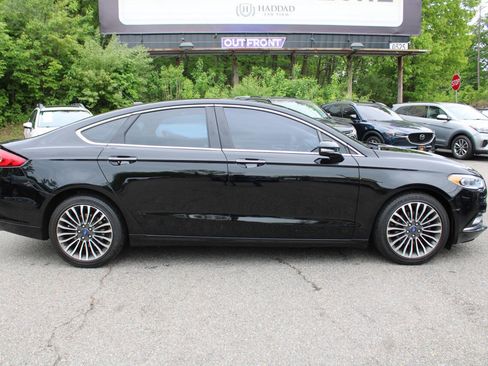 Used 2017 Ford Fusion SE w/ Fusion SE Technology Package FWD image 6