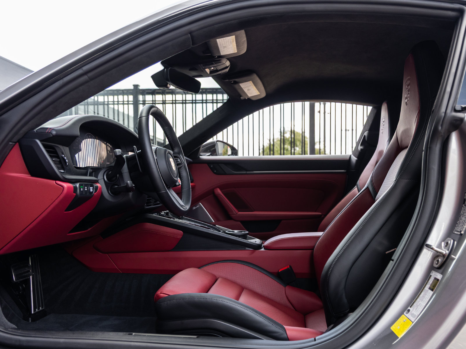 Used 2025 Porsche 911 Carrera RWD image 29
