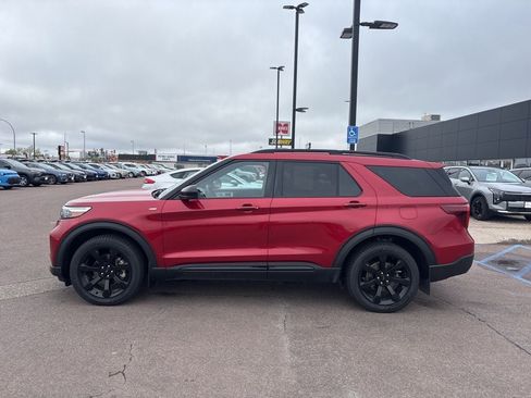 Used 2023 Ford Explorer ST-Line AWD/4WD image 8