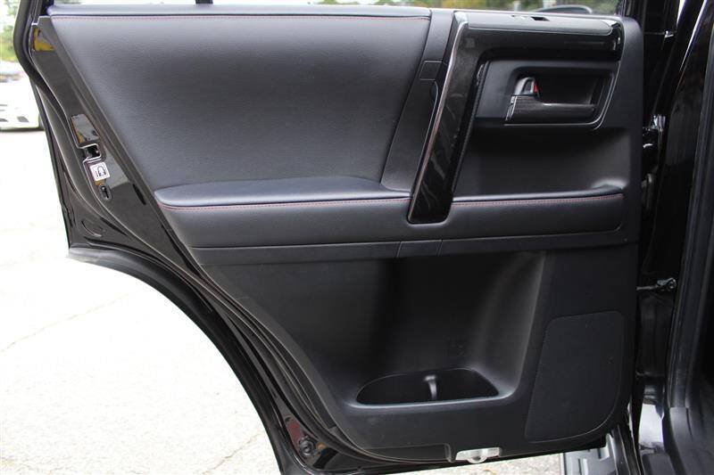 Used 2020 Toyota 4Runner TRD Off-Road Premium AWD/4WD image 23