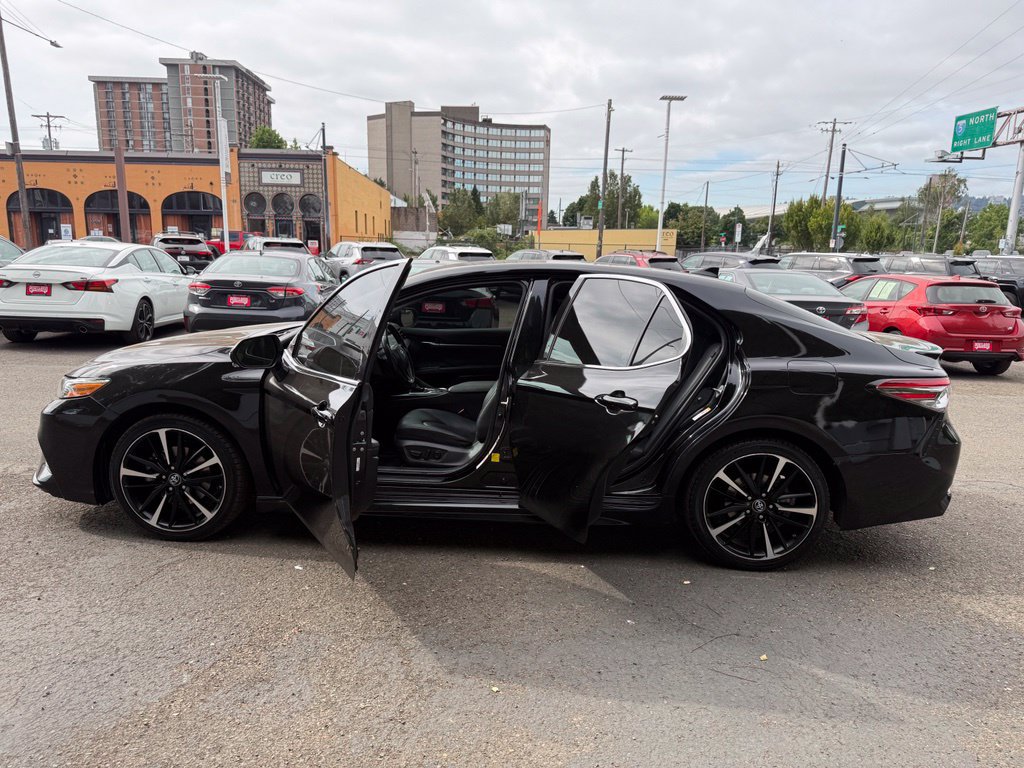 Used 2019 Toyota Camry XSE FWD image 15