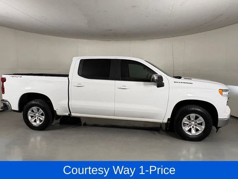 Used 2022 Chevrolet Silverado 1500 LT w/ Protection Package AWD/4WD image 12