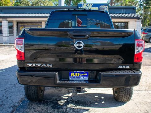 Used 2017 Nissan Titan S image 5