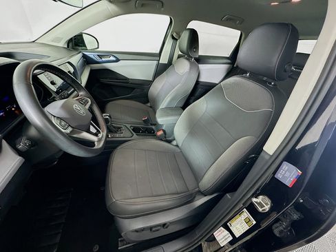 Used 2024 Volkswagen Taos SE image 13