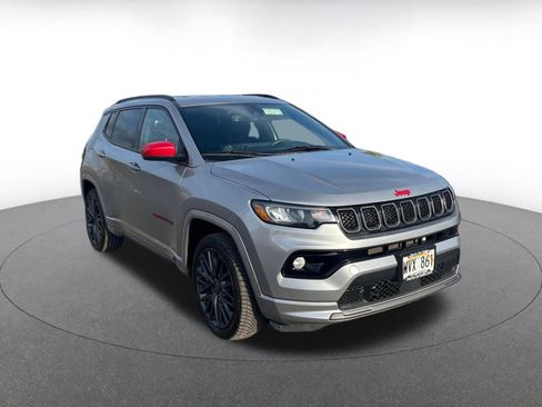 Used 2023 Jeep Compass Limited image 1