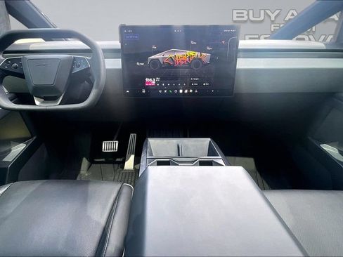 Used 2025 Tesla Cybertruck AWD Crew Cab image 15