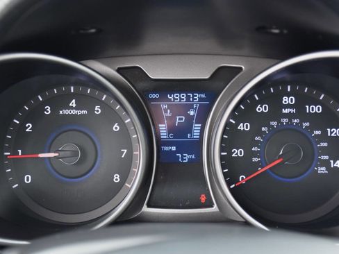 Used 2013 Hyundai Veloster Base 3dr Coupe DCT w/ Tech Pkg image 19