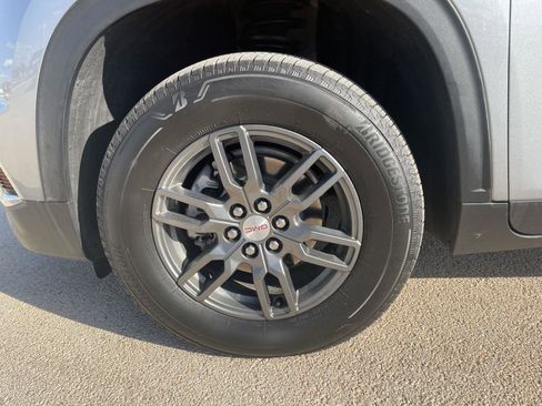 Used 2025 GMC Acadia Elevation image 39