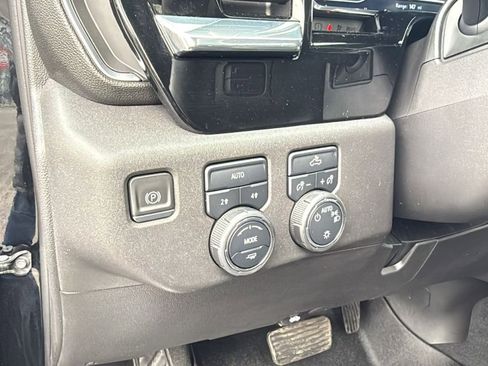 Used 2023 Chevrolet Silverado 1500 LT image 11