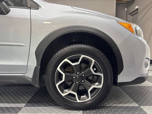 Used 2014 Subaru Crosstrek 2.0i Premium w/ Moonroof Package AWD/4WD image 5