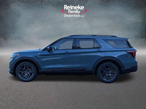 New 2026 Ford Explorer ST-Line w/ ST-Line Street Pack AWD/4WD image 9