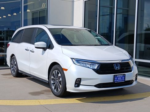 Used 2024 Honda Odyssey EX-L image 5