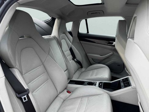 Used 2017 Porsche Panamera image 48