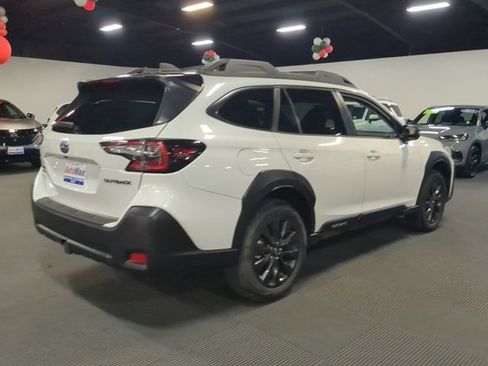 Used 2025 Subaru Outback Onyx Edition image 4