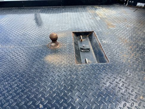 Used 2024 Chevrolet Silverado 3500 LT w/ Convenience Package image 5