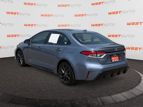 Used 2023 Toyota Corolla SE FWD image 3