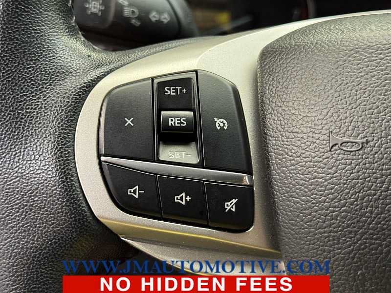 Used 2023 Ford Explorer XLT AWD/4WD image 41