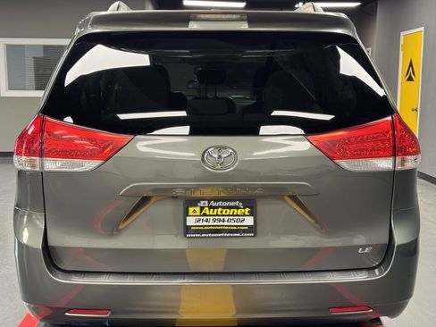 Used 2012 Toyota Sienna LE image 7