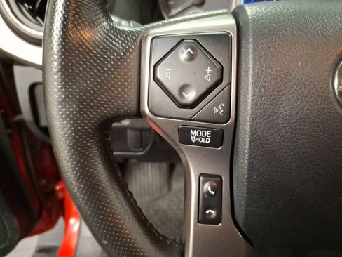 Used 2017 Toyota Tacoma SR5 w/ Tow Package AWD/4WD image 18
