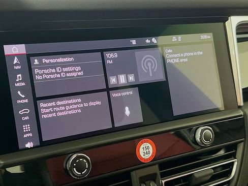 New 2026 Porsche Macan Base image 15