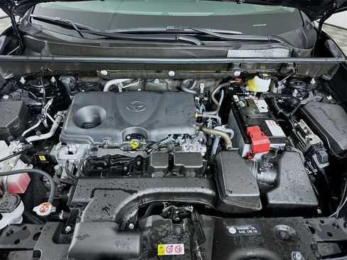 Used 2025 Toyota RAV4 LE image 29