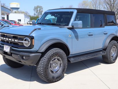 New 2025 Ford Bronco Outer Banks w/ Sasquatch Package