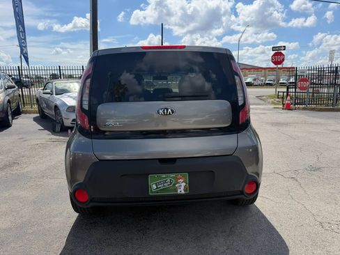 Used 2015 Kia Soul + FWD image 5