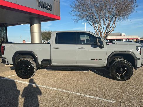 Used 2024 GMC Sierra 2500 AT4 w/ AT4 Premium Plus Package image 2