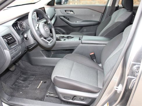 Used 2022 Nissan Rogue SV image 15