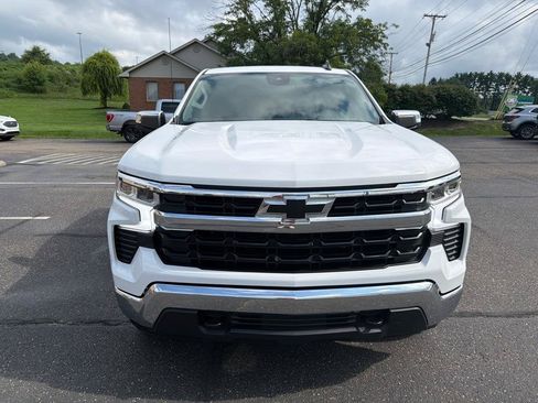 Used 2024 Chevrolet Silverado 1500 LT AWD/4WD image 9