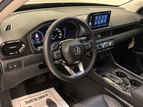Certified 2025 Honda Pilot EX-L image 18
