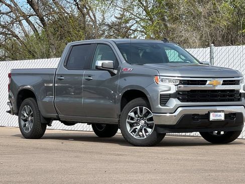 New 2026 Chevrolet Silverado 1500 LT w/ Z71 Off-Road Package AWD/4WD image 2