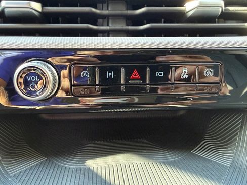 Used 2025 Ford Explorer Active w/ Active Comfort Package image 26