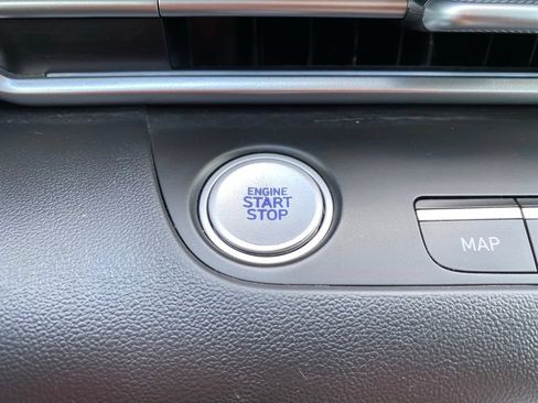 Used 2024 Hyundai Elantra SEL FWD image 14