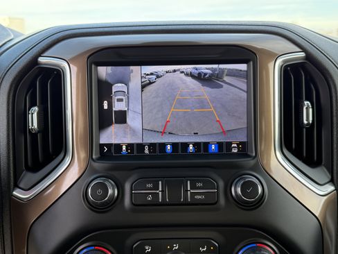 Used 2021 Chevrolet Silverado 1500 High Country w/ Technology Package image 28