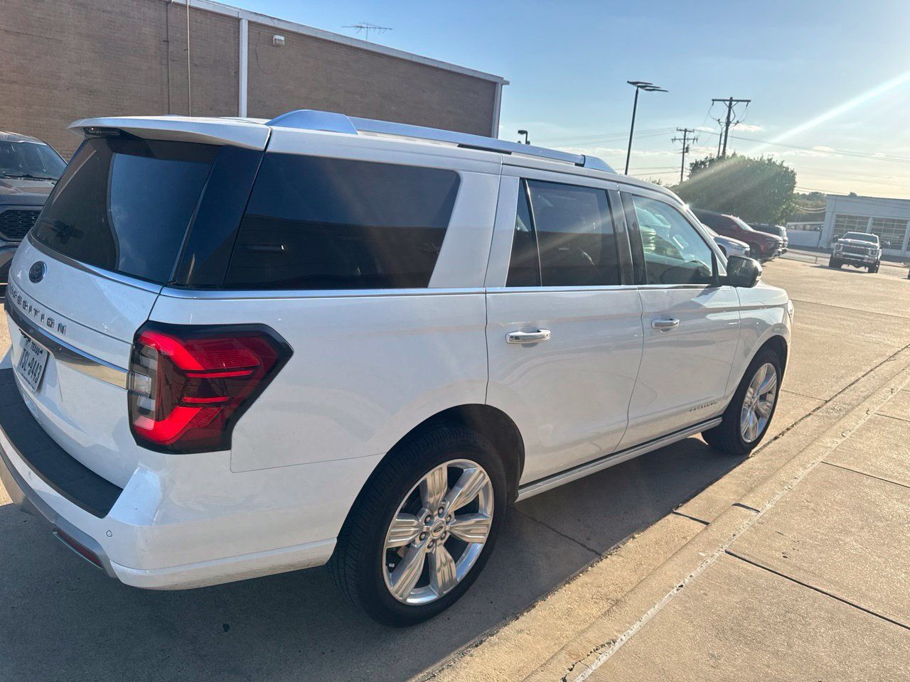 Used 2023 Ford Expedition Platinum RWD image 4