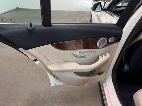 Used 2015 Mercedes-Benz C 300 4MATIC Sedan image 19