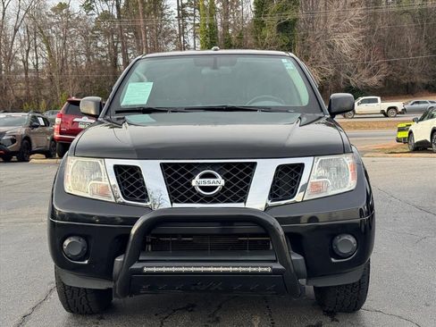 Used 2018 Nissan Frontier SV image 8