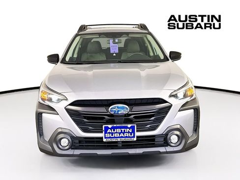 Used 2023 Subaru Outback Premium image 3