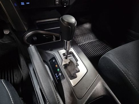 Certified 2018 Toyota RAV4 XLE image 15