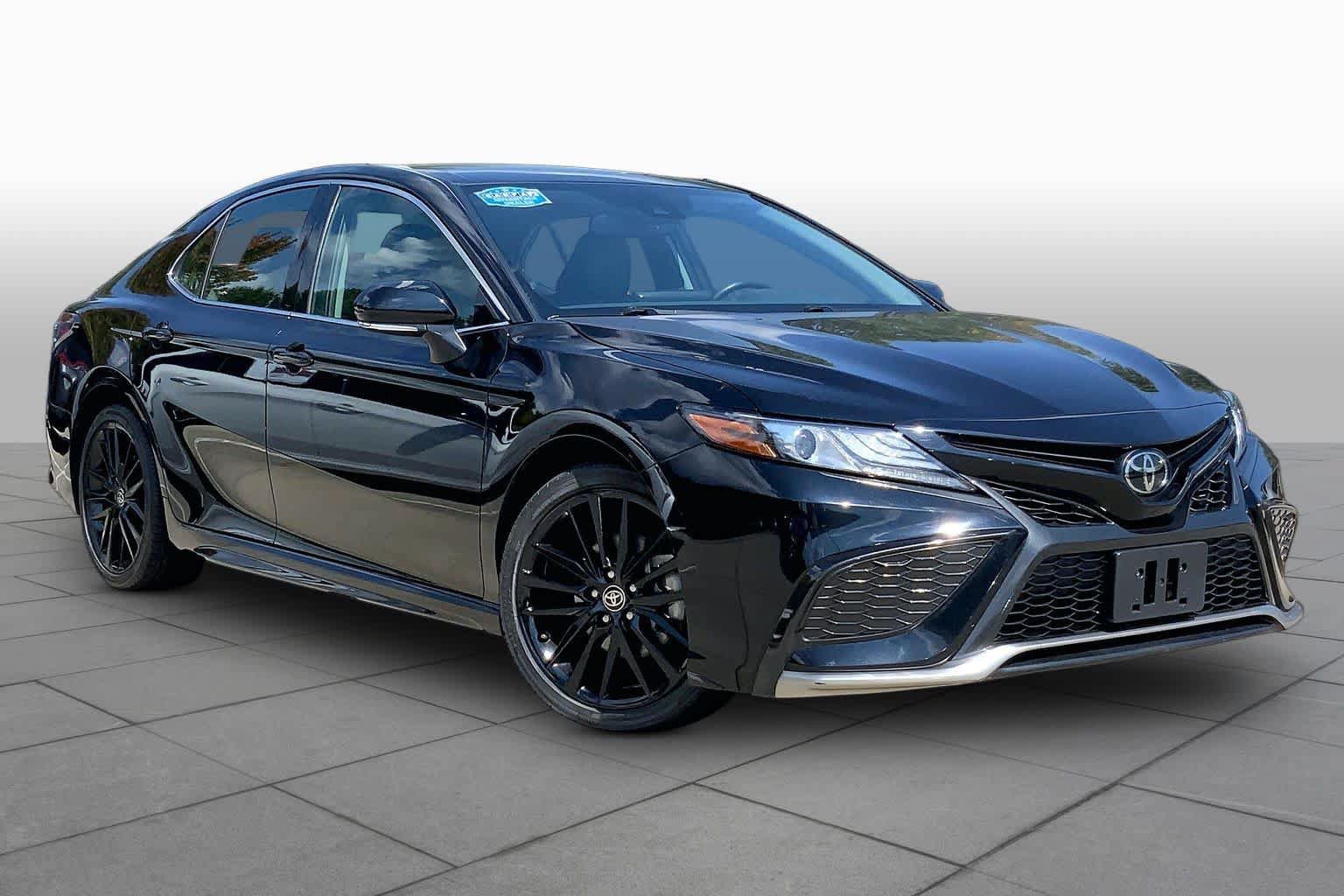 Used 2024 Toyota Camry XSE FWD image 3
