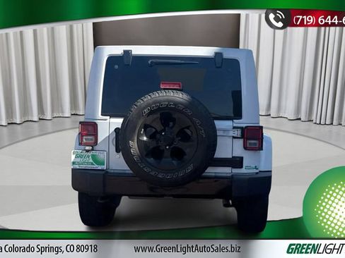 Used 2015 Jeep Wrangler Unlimited Sahara AWD/4WD image 4