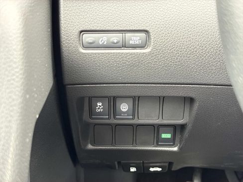 Used 2019 Nissan Rogue Sport SV FWD image 19