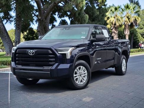 Used 2022 Toyota Tundra SR5 w/ SR5 Premium Package image 2