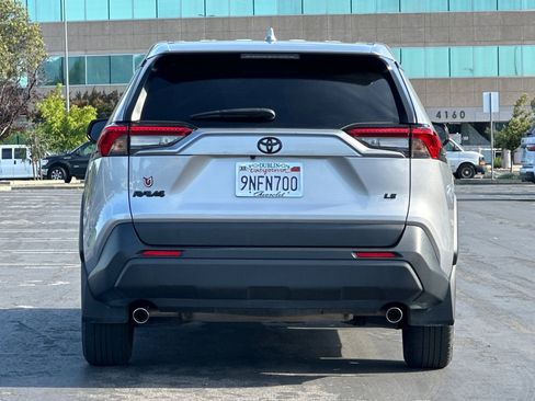 Used 2024 Toyota RAV4 LE FWD image 5