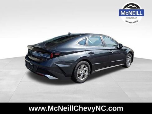 Used 2025 Hyundai Sonata SE FWD image 4